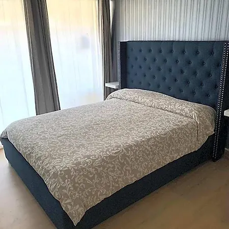 Estudios Deusto 아파트호텔 4*